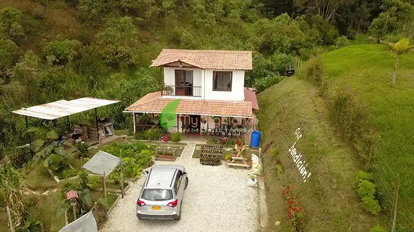 Casa-Campestre-700-m²-Alto-del-Molina