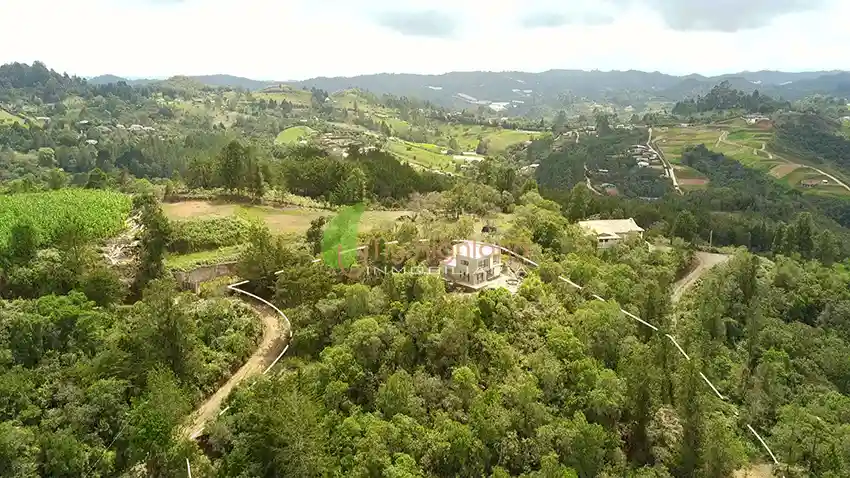 Finca-de-6.000-m²-Vereda-La-Mejia