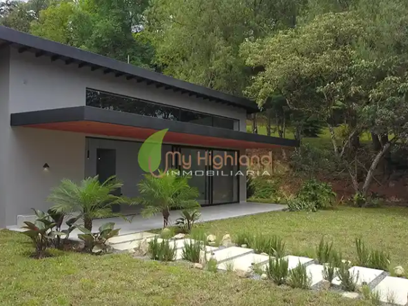 Casa-Campestre-Moderna-2.000-m²-Guarne