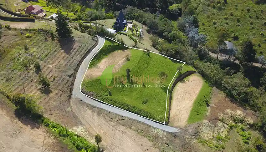 Lote-2.500-m²-Sector-Garrido-Condominio