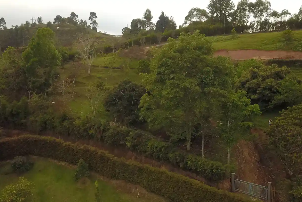 Lote independiente de 1.880 m2 en San José, Guarne | Sector Variante Aeropuerto JMC