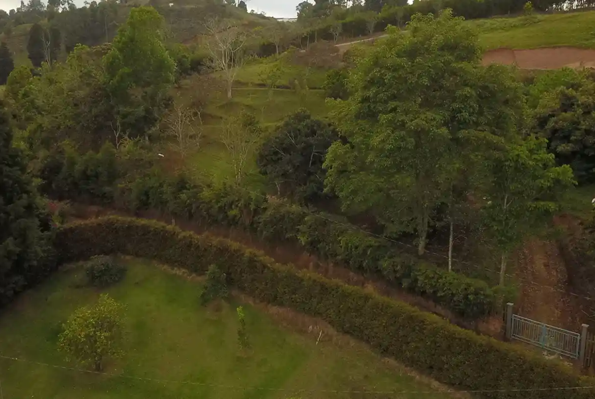 Lote independiente de 1.880 m2 en San José, Guarne | Sector Variante Aeropuerto JMC