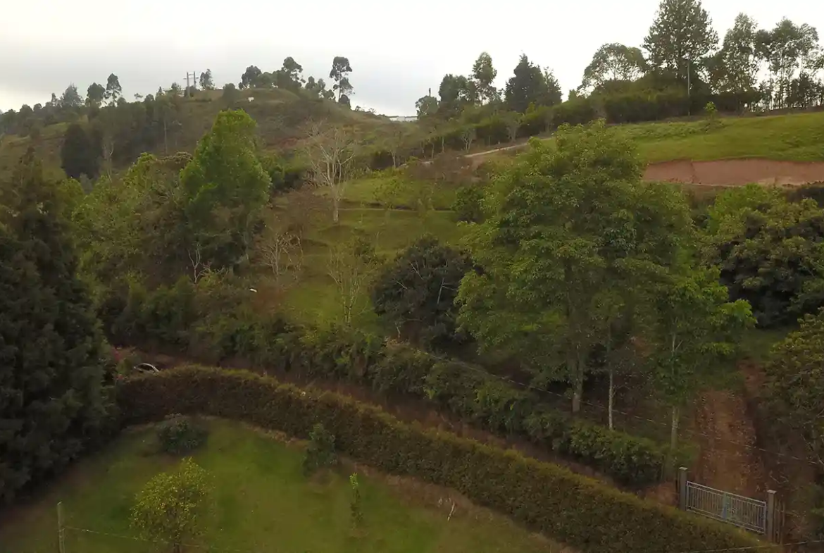 Lote independiente de 1.880 m2 en San José, Guarne | Sector Variante Aeropuerto JMC