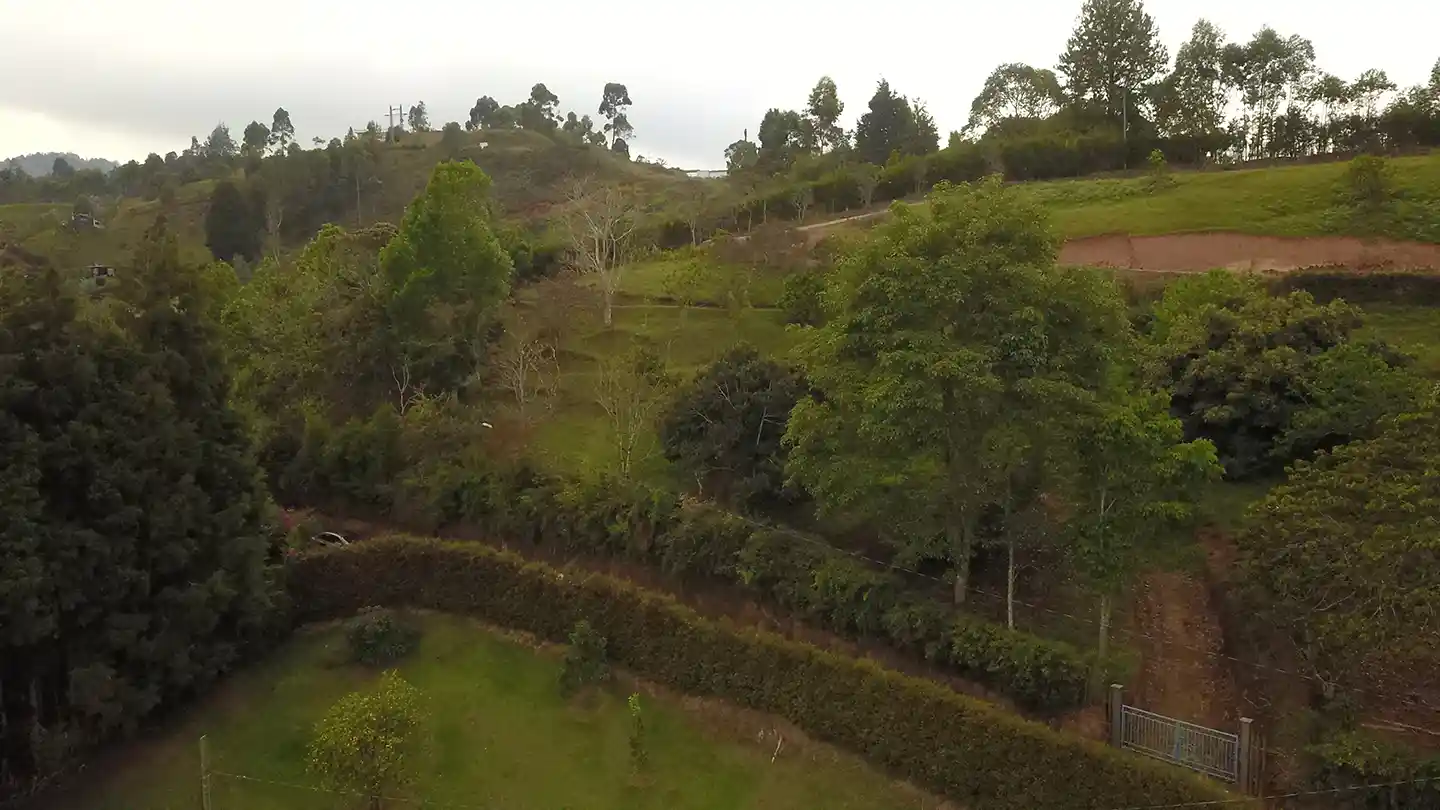 Lote independiente de 1.880 m2 en San José, Guarne | Sector Variante Aeropuerto JMC