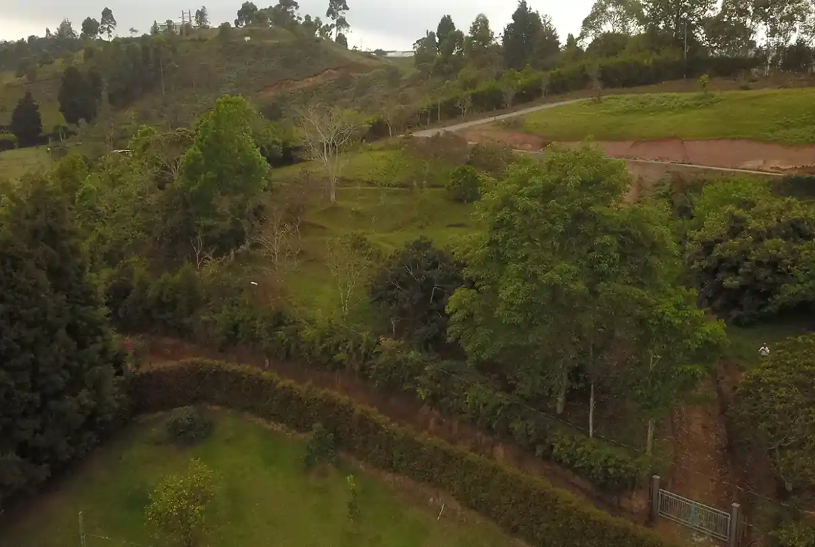 Lote independiente de 1.880 m2 en San José, Guarne | Sector Variante Aeropuerto JMC
