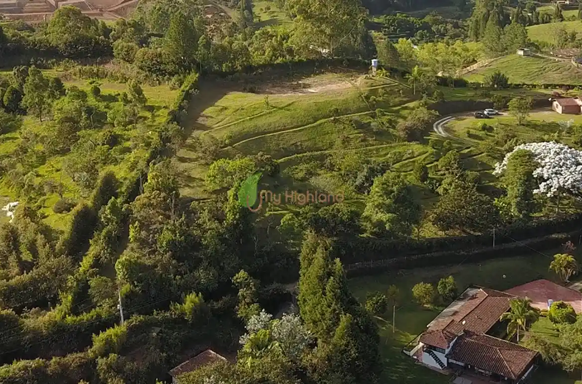 Lote independiente de 1.880 m2 en San José, Guarne | Sector Variante Aeropuerto JMC